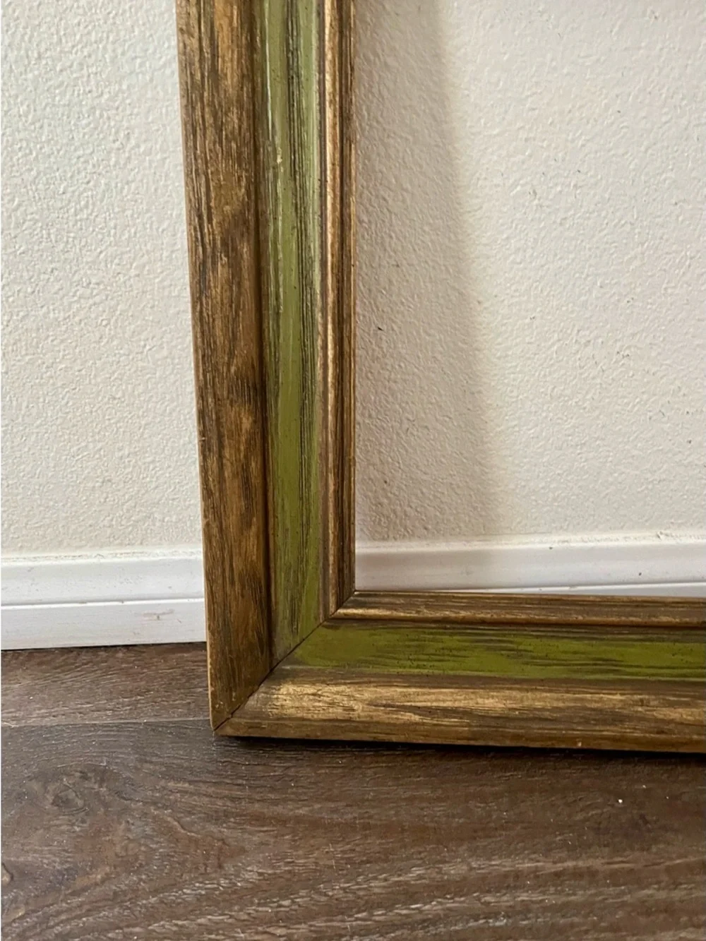 Decorative Wooden Picture Frame in Green and Brown - Unbranded 20/24 Inches
